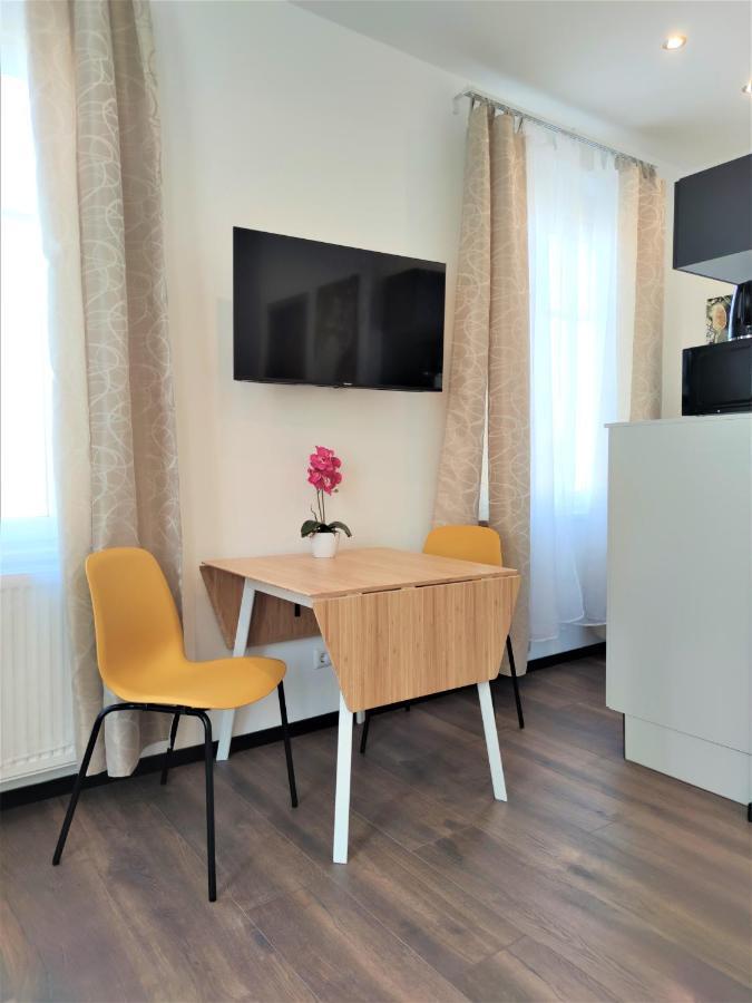 Intimate Studios Hadersdorf Hadersdorf am Kamp Bagian luar foto